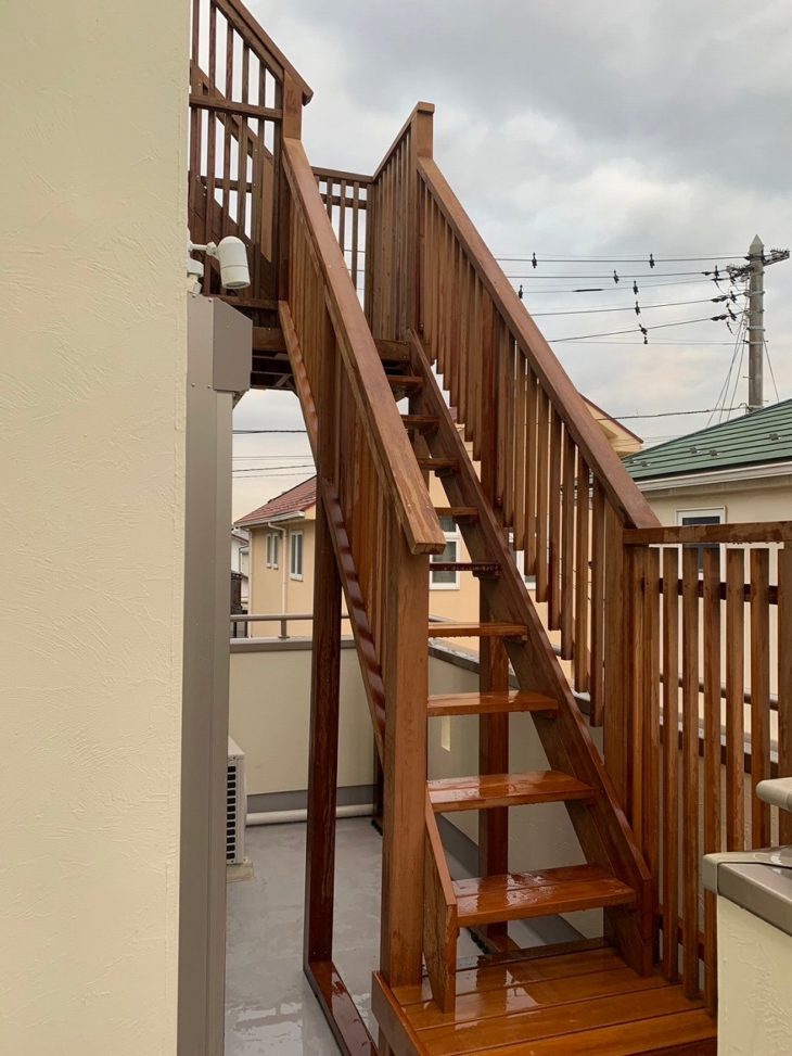 ハードウッド外階段の写真