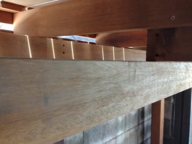 ウッドデッキ下、足場