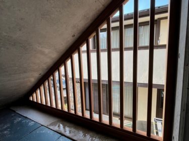 三角形ウッドフェンスの写真