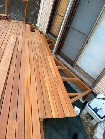 ウッドデッキ施工中