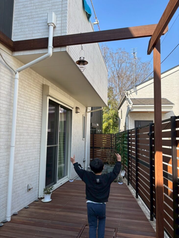 敷地にフィットする設計で叶えた、快適なウッドデッキリフォーム