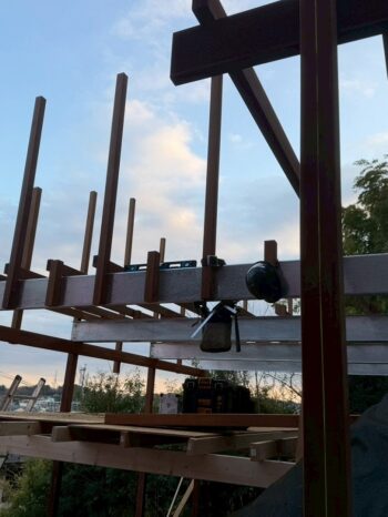 ウッドデッキ施工中