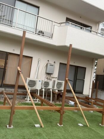 ウッドデッキ施工中